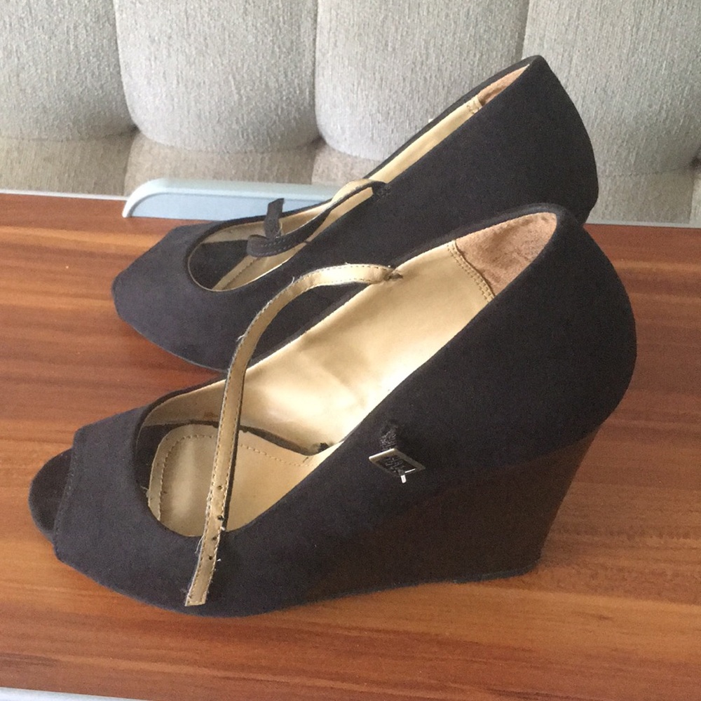 Shoes - Picture 5 of 6